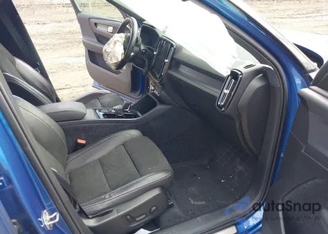 2020 Volvo Xc40 T5 R-Design from USA, damaged, VIN YV4162UM5L2321260